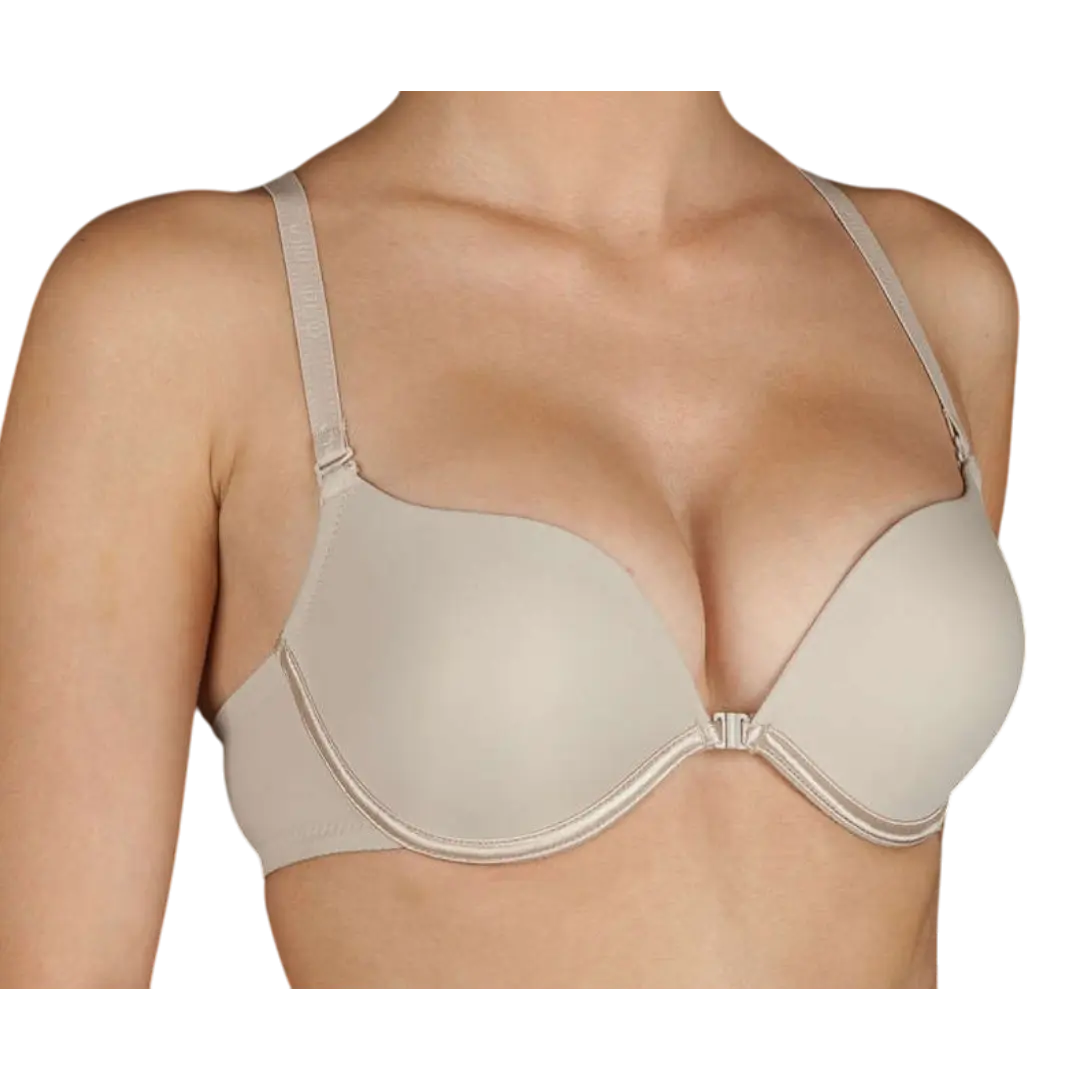 Selene Ely bra in tierra