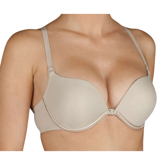 Selene Ely bra in tierra